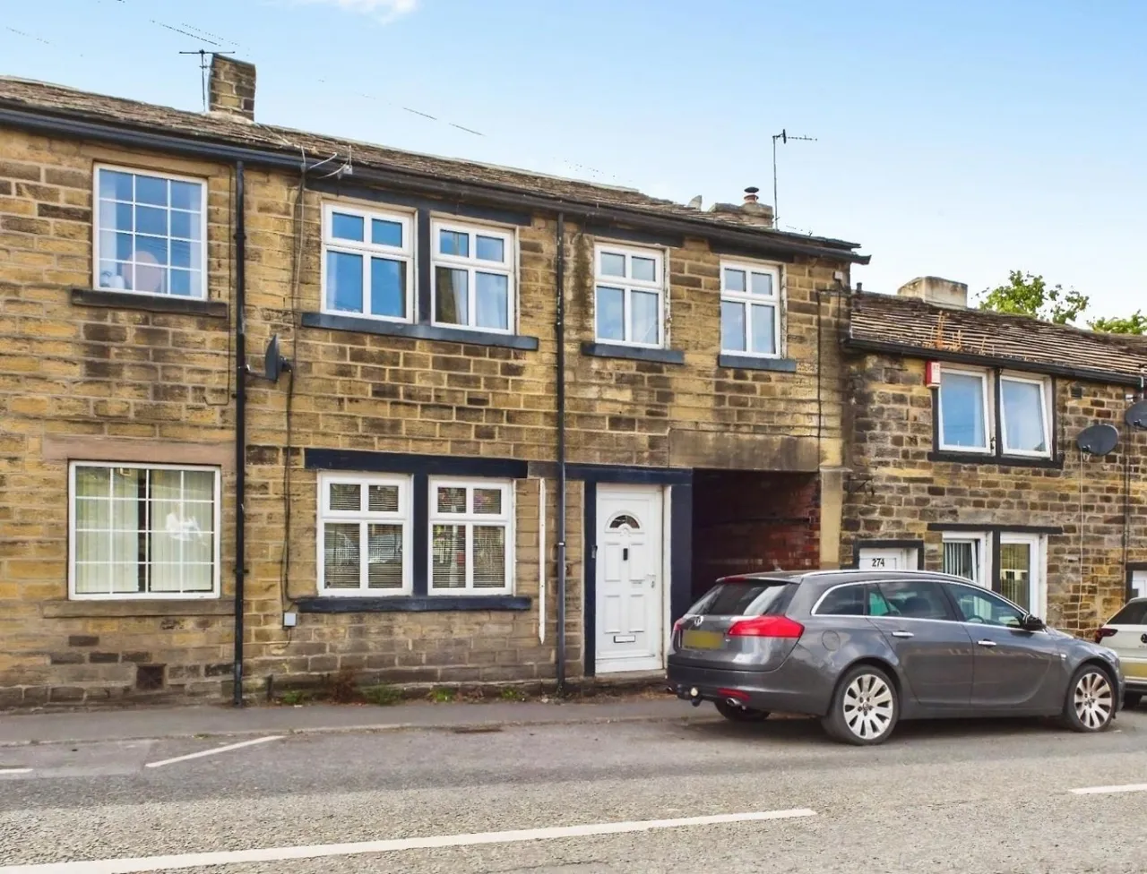 5 bed house for sale — Main Street, Wilsden, Bradford