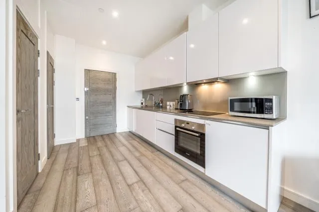 Bath Road, Slough, SL1, photo 6