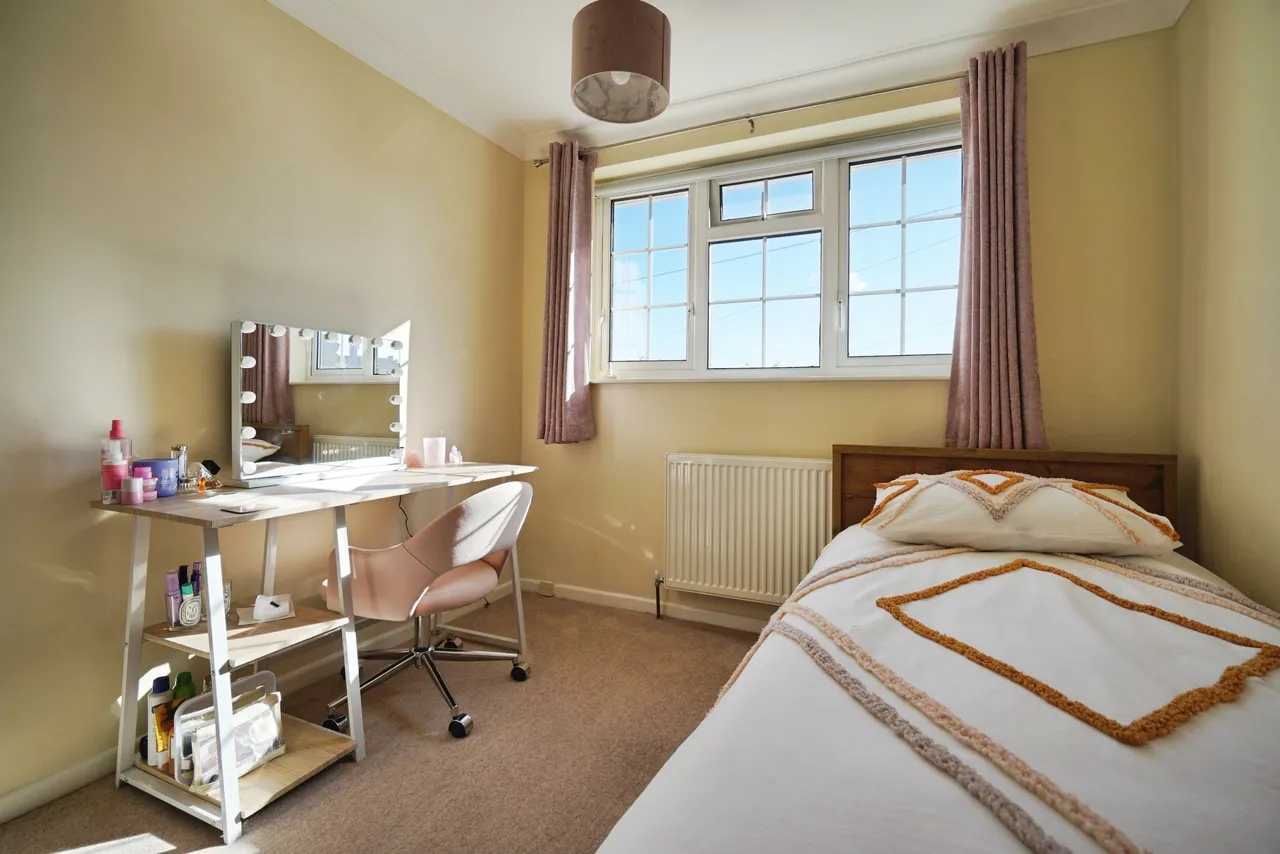Rouen Way, Ashby-De-La-Zouch, LE65, photo 23