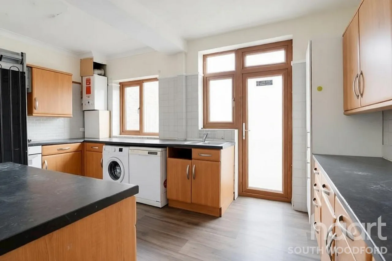 Charnwood Drive, London, E18, photo 3