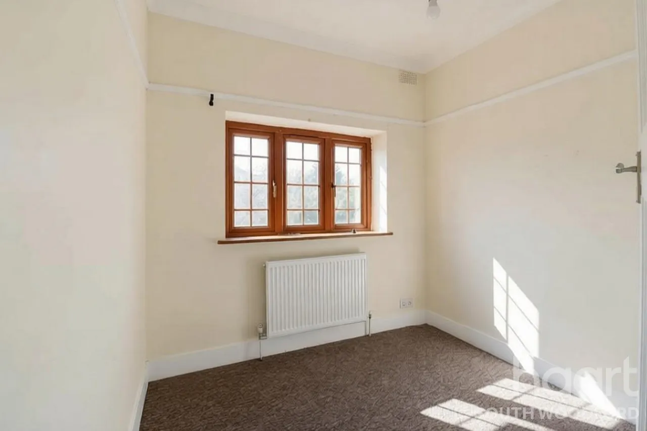 Charnwood Drive, London, E18, photo 11