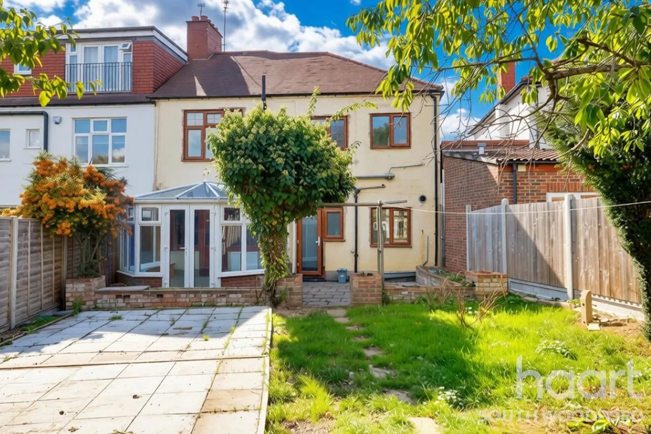 Charnwood Drive, London, E18, photo 15