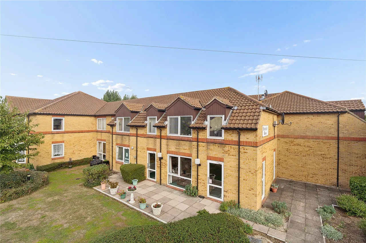 1 bed flat for sale, Church End Lane, Runwell, SS11