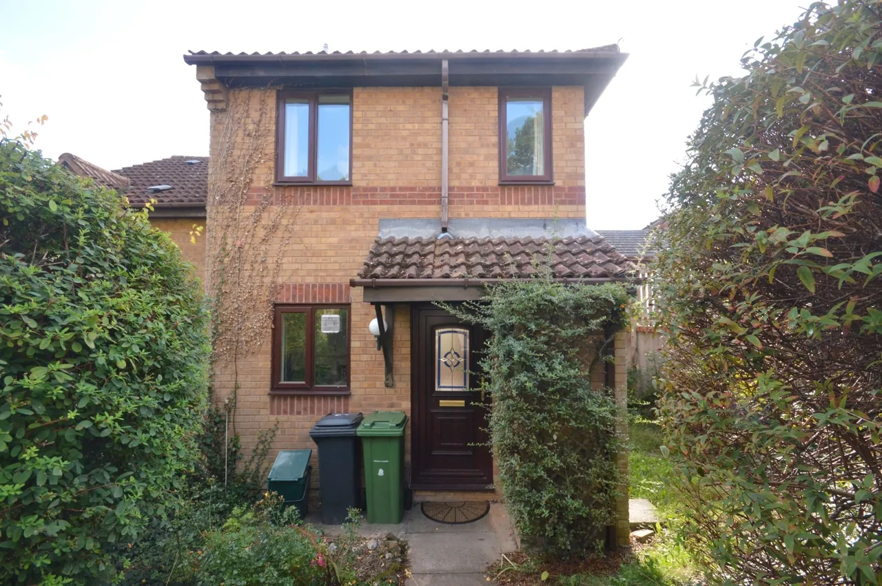 2 bed property to rent, Garland Close, Exeter, EX4