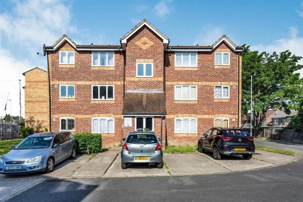 Greenslade, Barking, IG11, photo 5