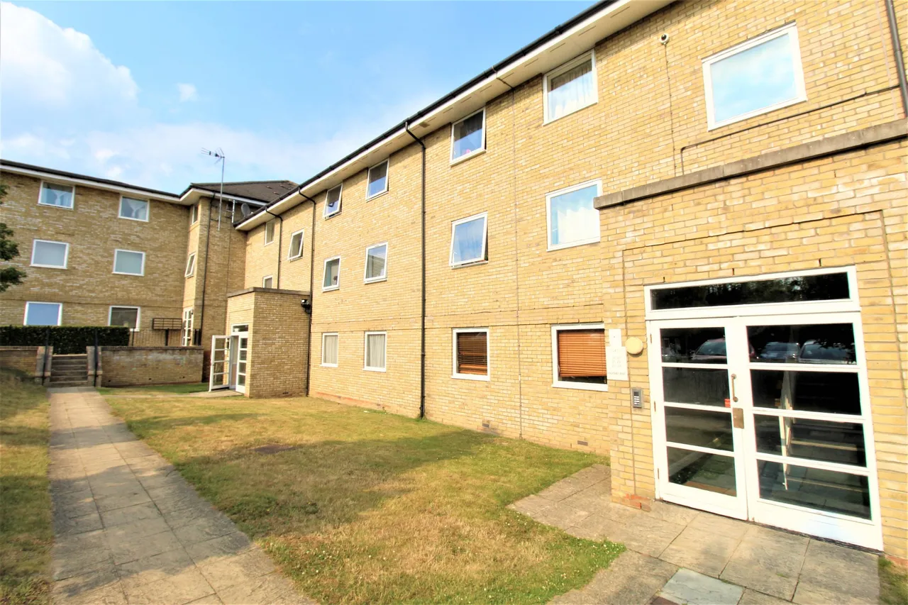 2 bed flat for sale — Hogg Lane, Grays, Essex, RM17 5QQ