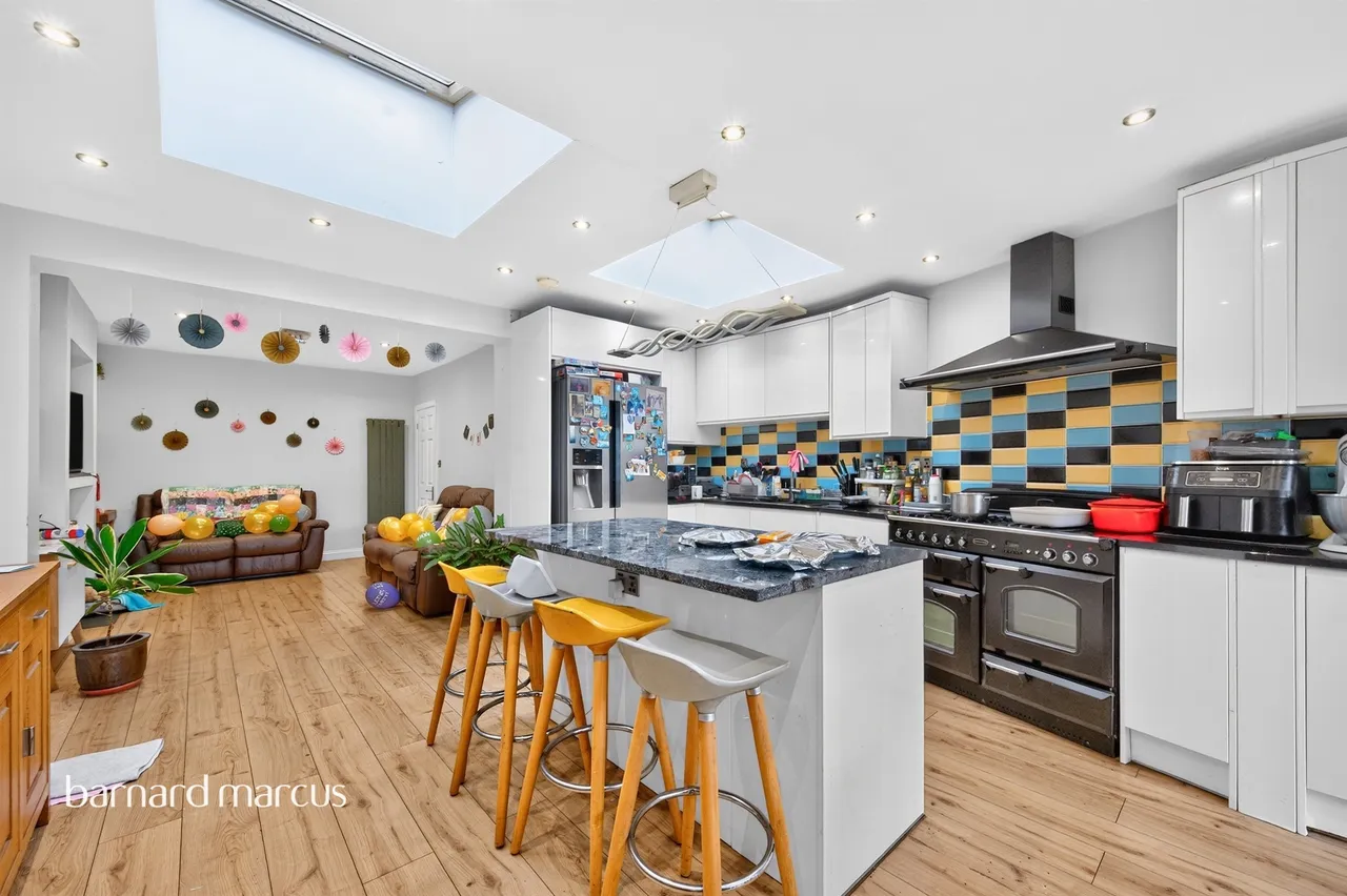 4 bed house for sale — Stonecot Hill, Sutton