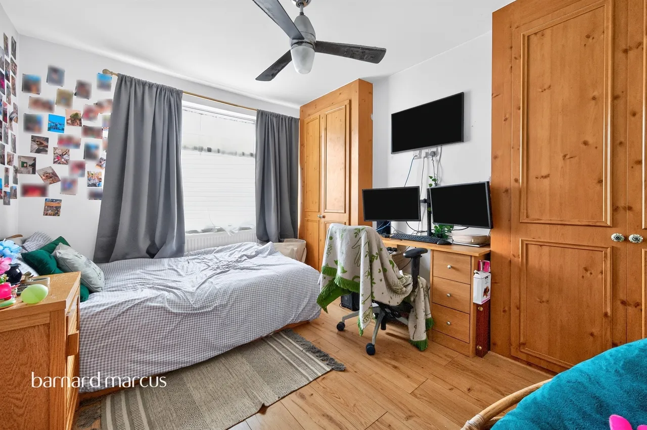 Stonecot Hill, Sutton, photo 10