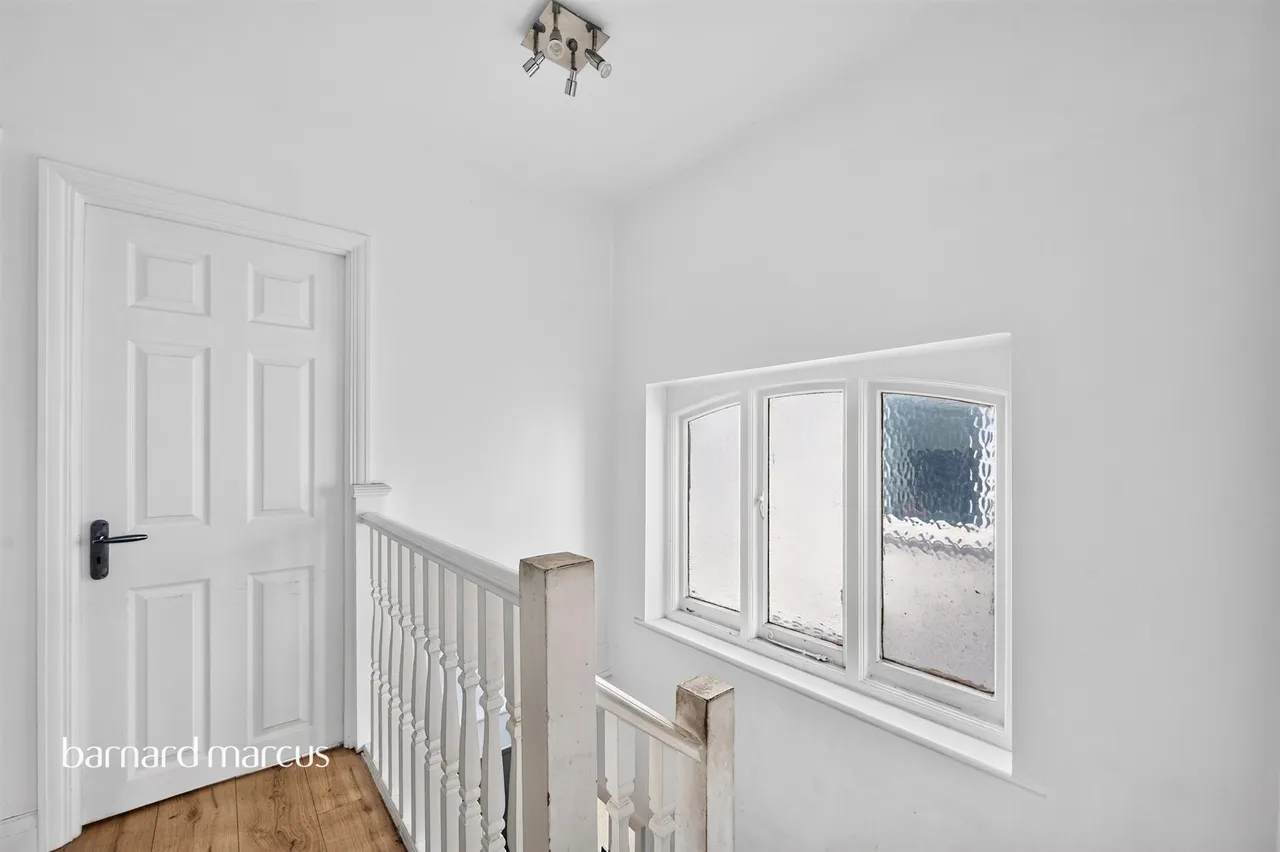 Stonecot Hill, Sutton, photo 12