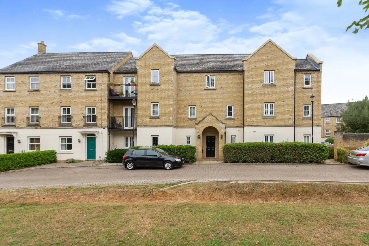 1 bed flat for sale — Tenby Grove, Kingsmead, Milton Keynes, MK4