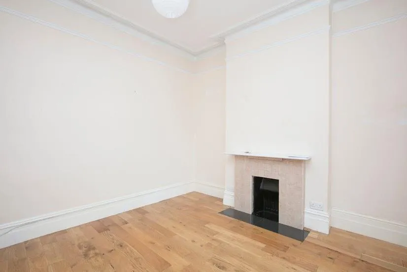 St. Johns Road, London, photo 7
