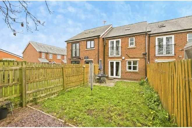 Old Engine Close, Mirfield, WF14, photo 15