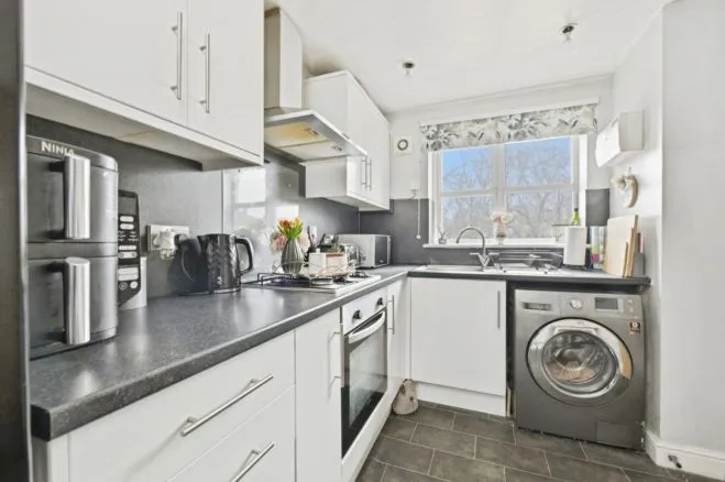 Old Engine Close, Mirfield, WF14, photo 3