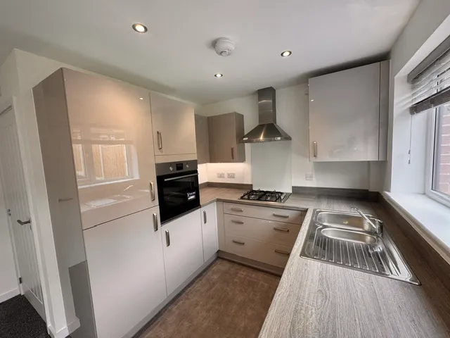 Pine Close, Bury BL9 6PA, photo 10