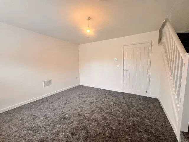 Pine Close, Bury BL9 6PA, photo 5