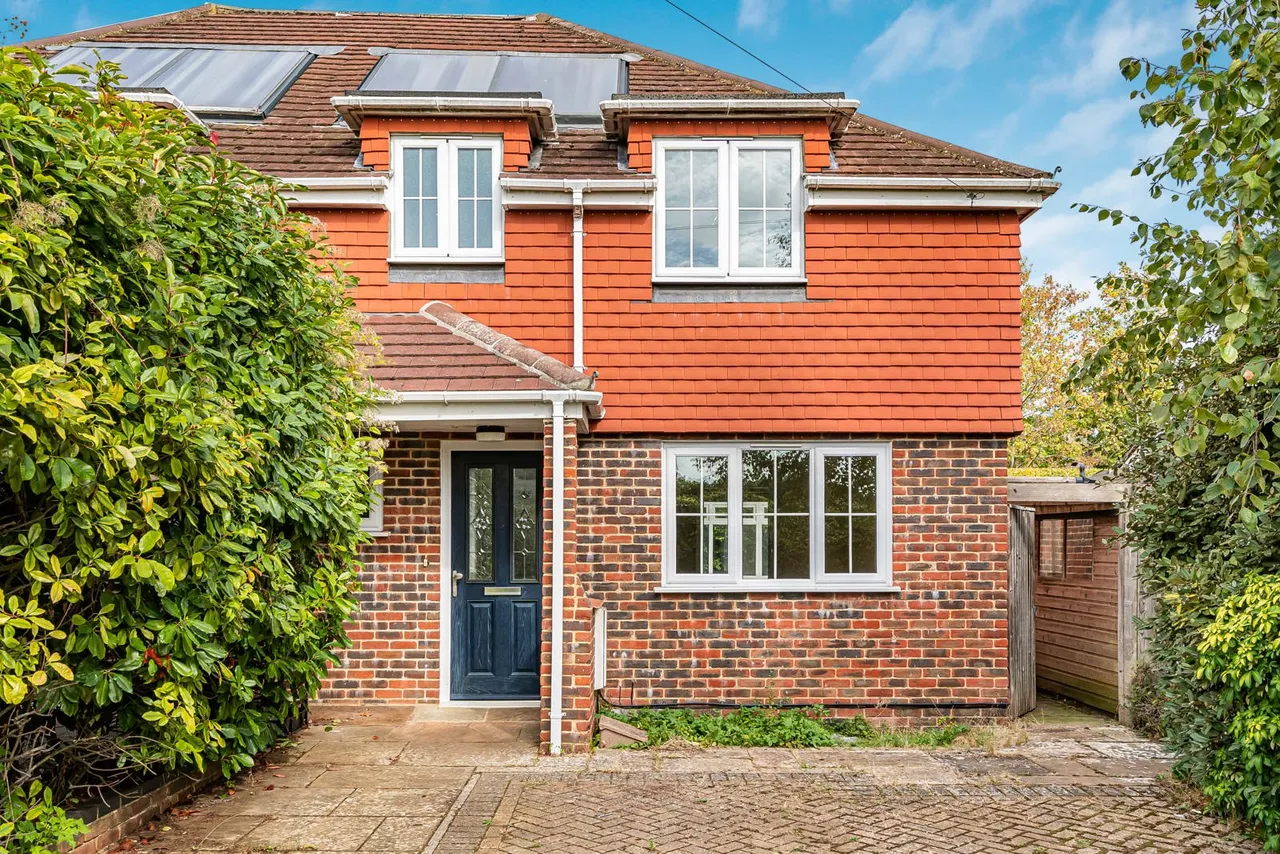 Byworth Road, Farnham, GU9, photo 20