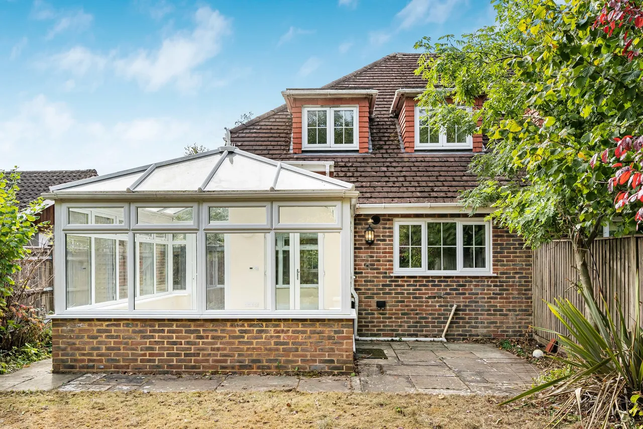 Byworth Road, Farnham, GU9, photo 18