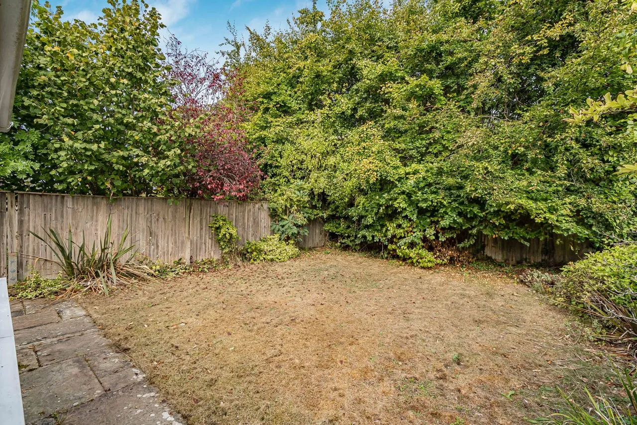 Byworth Road, Farnham, GU9, photo 19