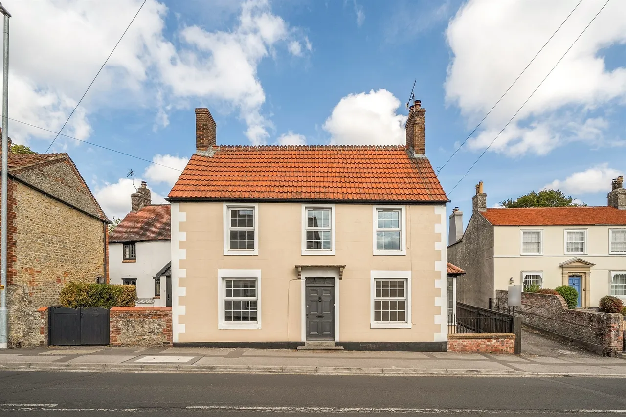 5 bed house for sale — Vicarage Street, Warminster