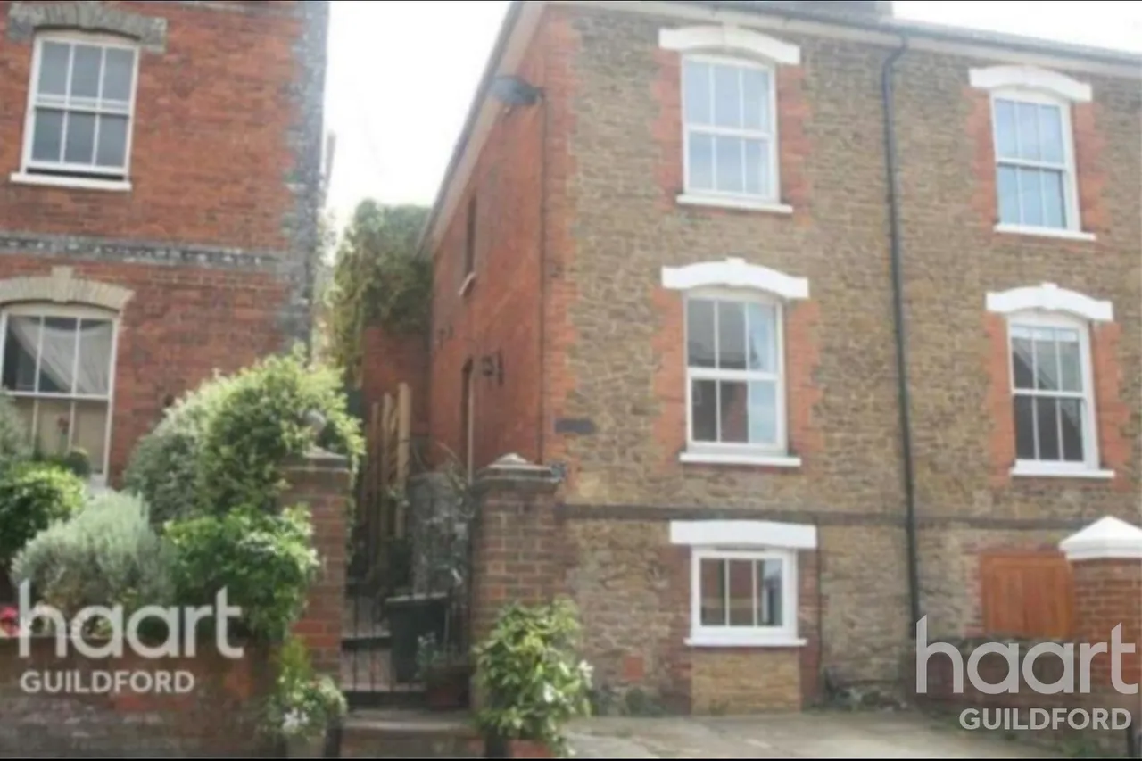 1 bed house to rent, Sydenham Road, GU1