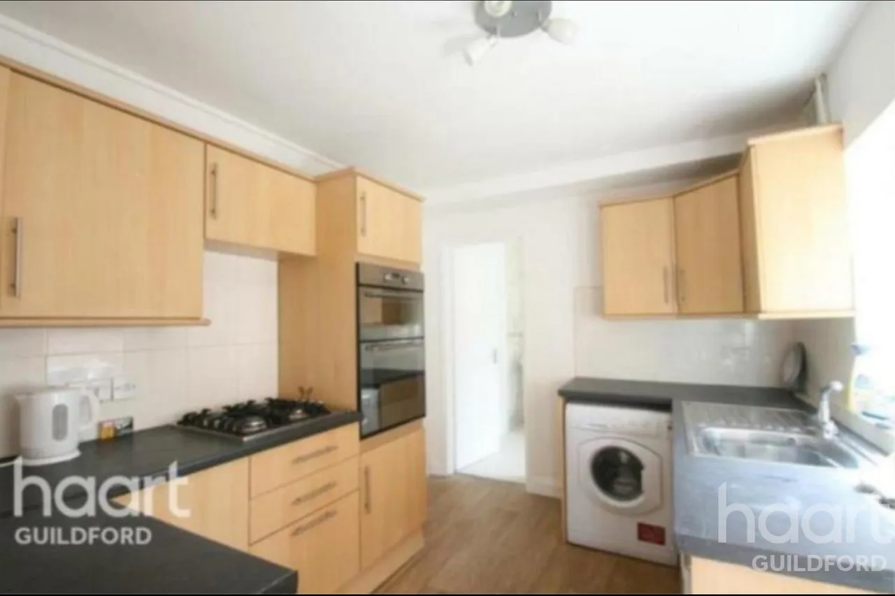 Sydenham Road, GU1, photo 3