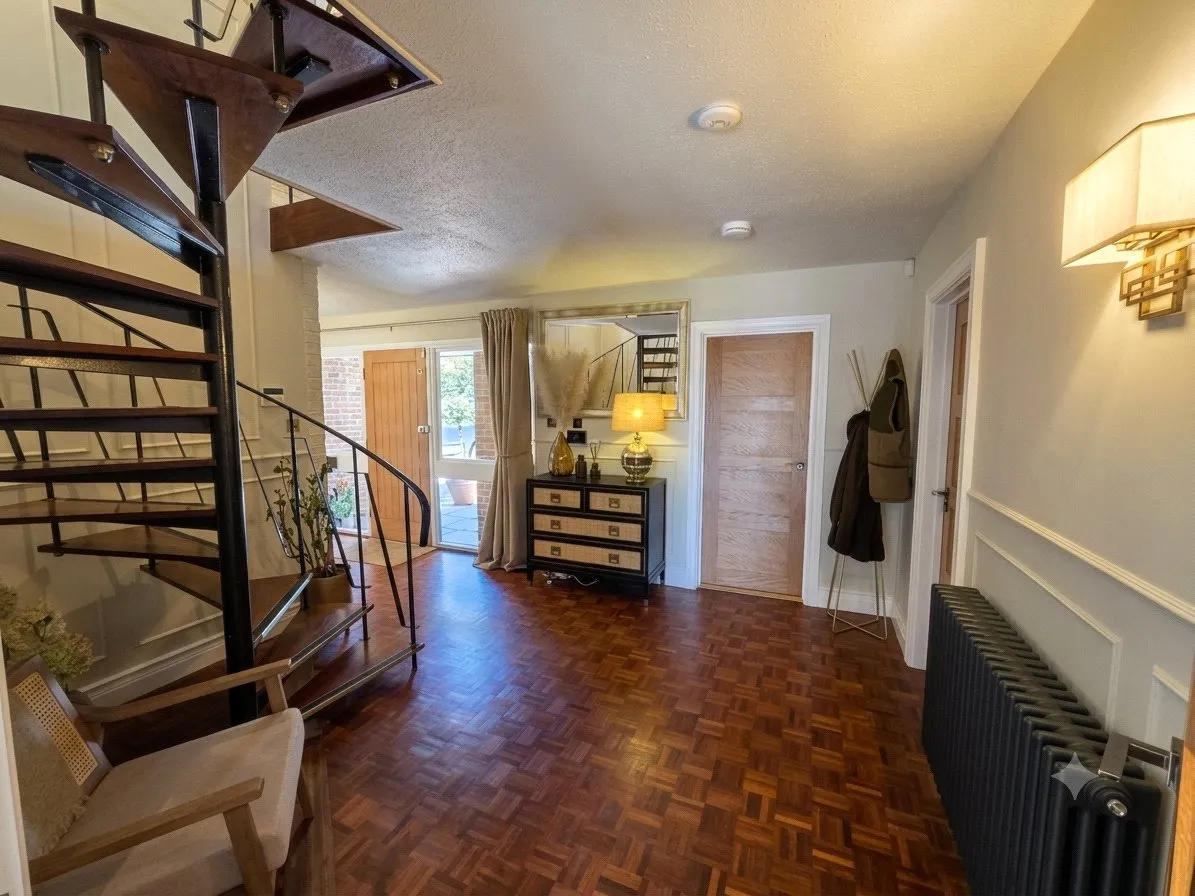Fox Hill, Farley Hill, RG7, photo 17