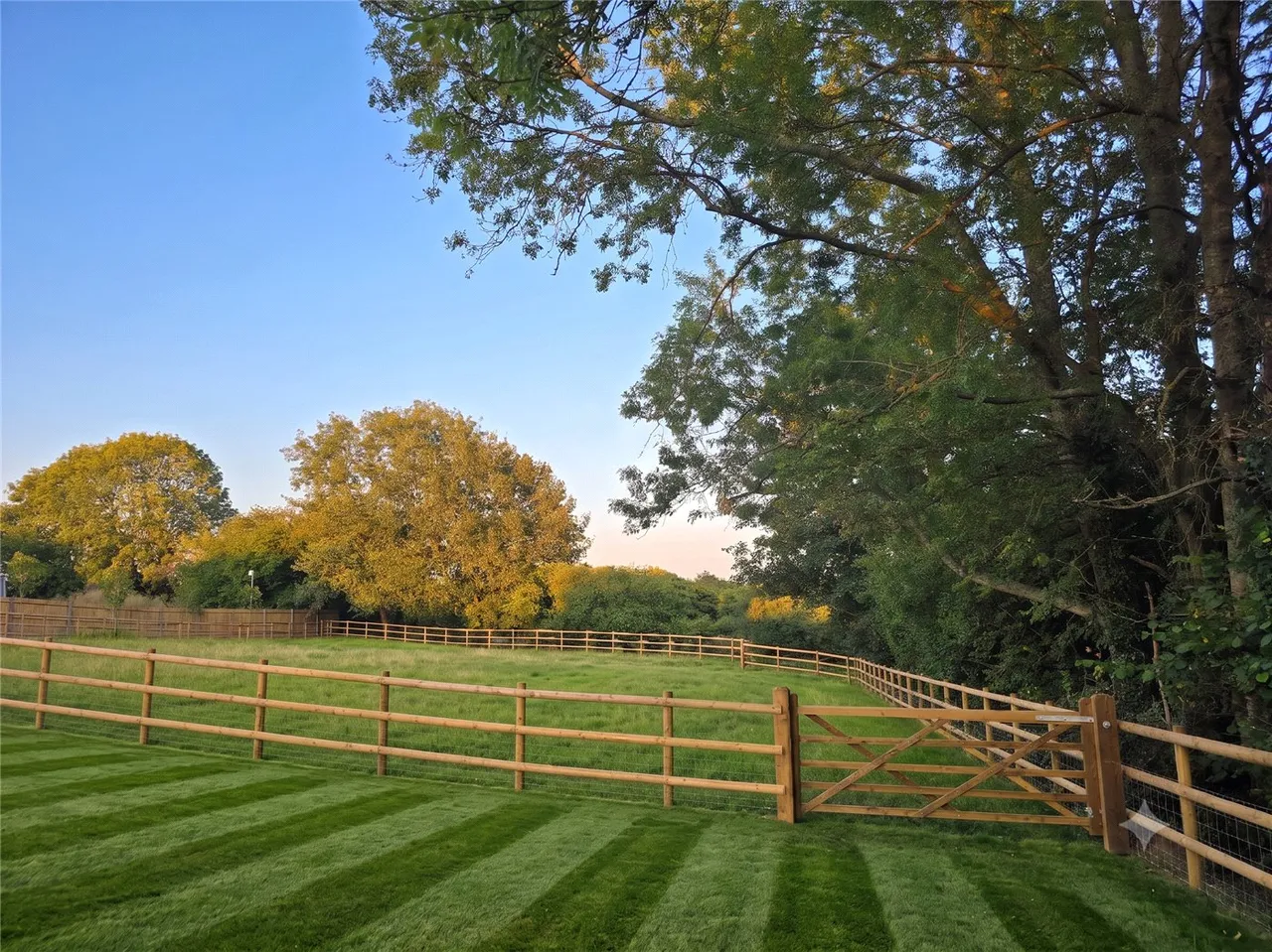 Fox Hill, Farley Hill, RG7, photo 34