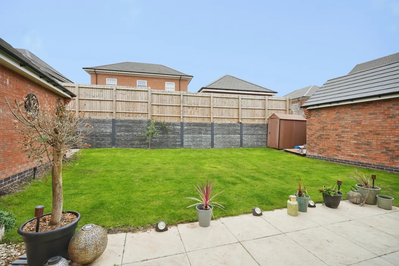 Woolley Avenue, Hugglescote, LE67, photo 27