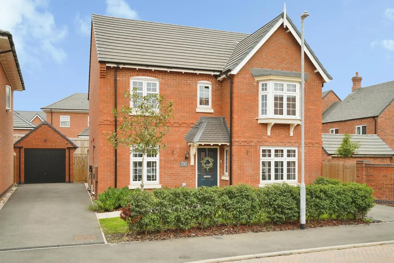 4 bed house for sale, Woolley Avenue, Hugglescote, LE67