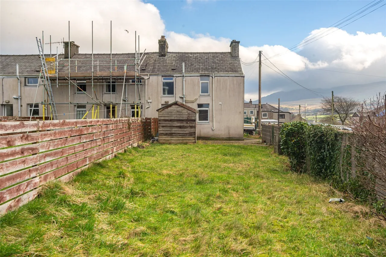 Llwyn Onn Terrace, Penygroes, photo 9