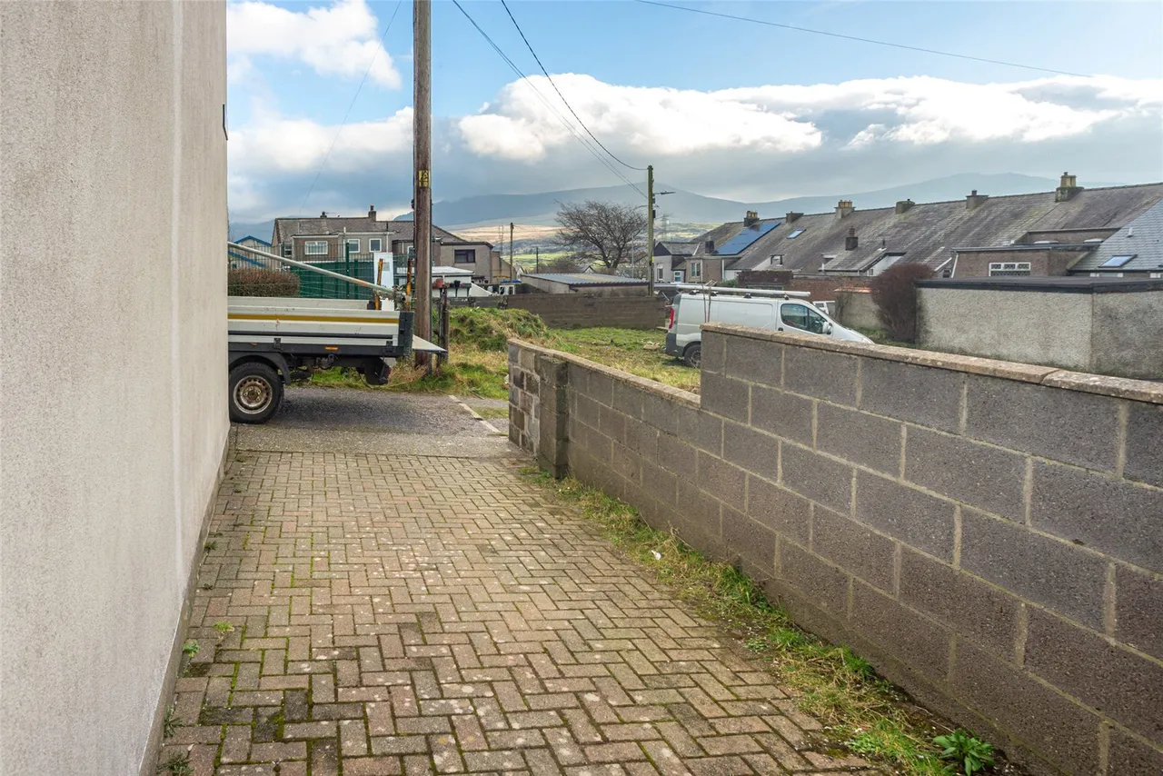 Llwyn Onn Terrace, Penygroes, photo 12