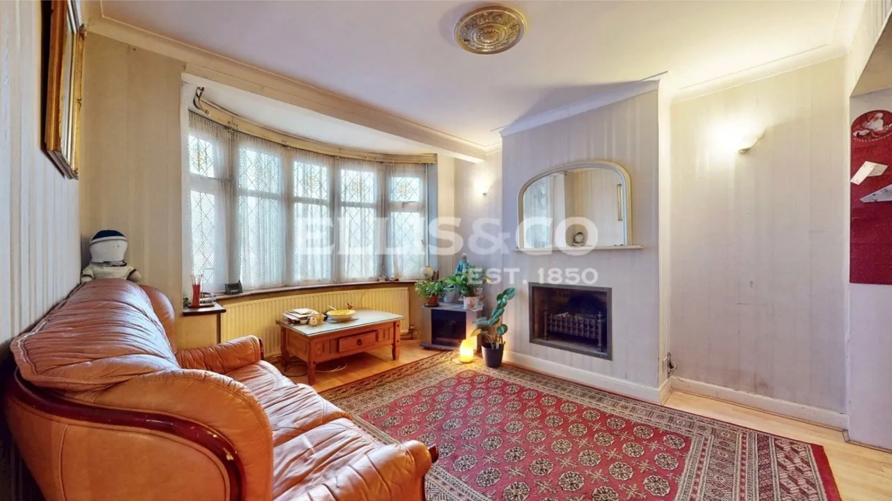 Runnymede Gardens, Greenford, UB6, photo 4