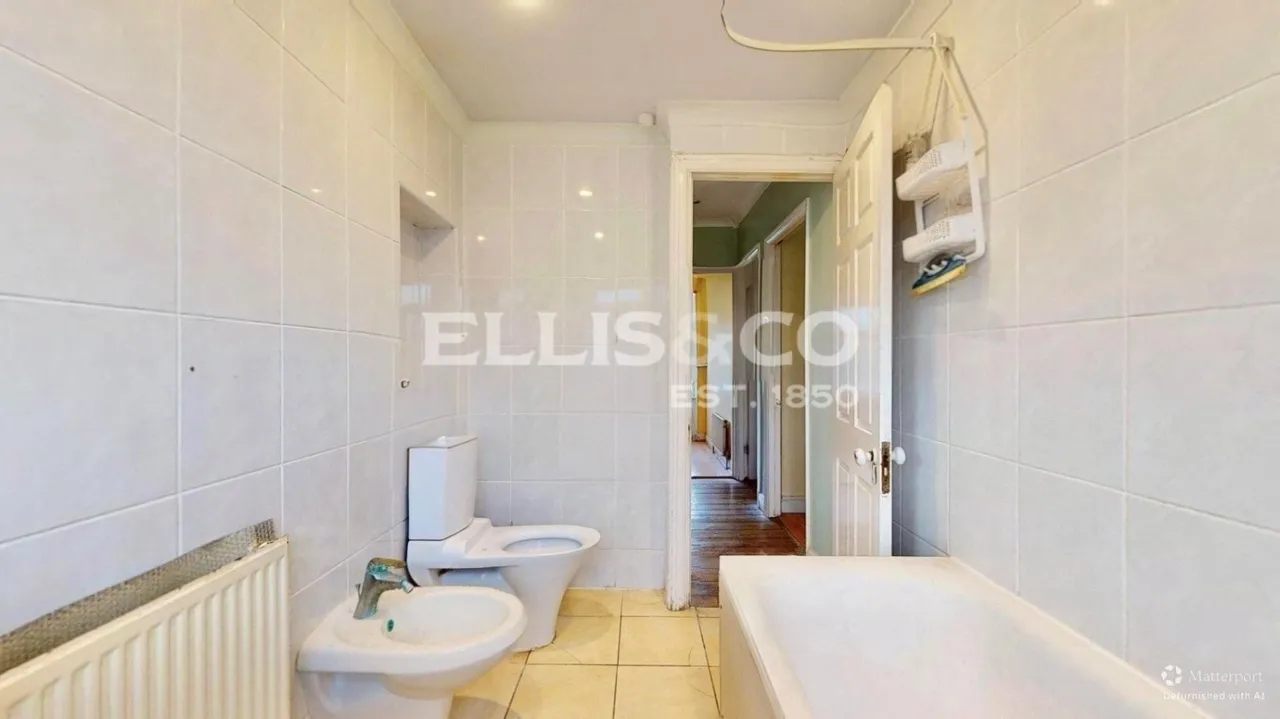 Runnymede Gardens, Greenford, UB6, photo 17