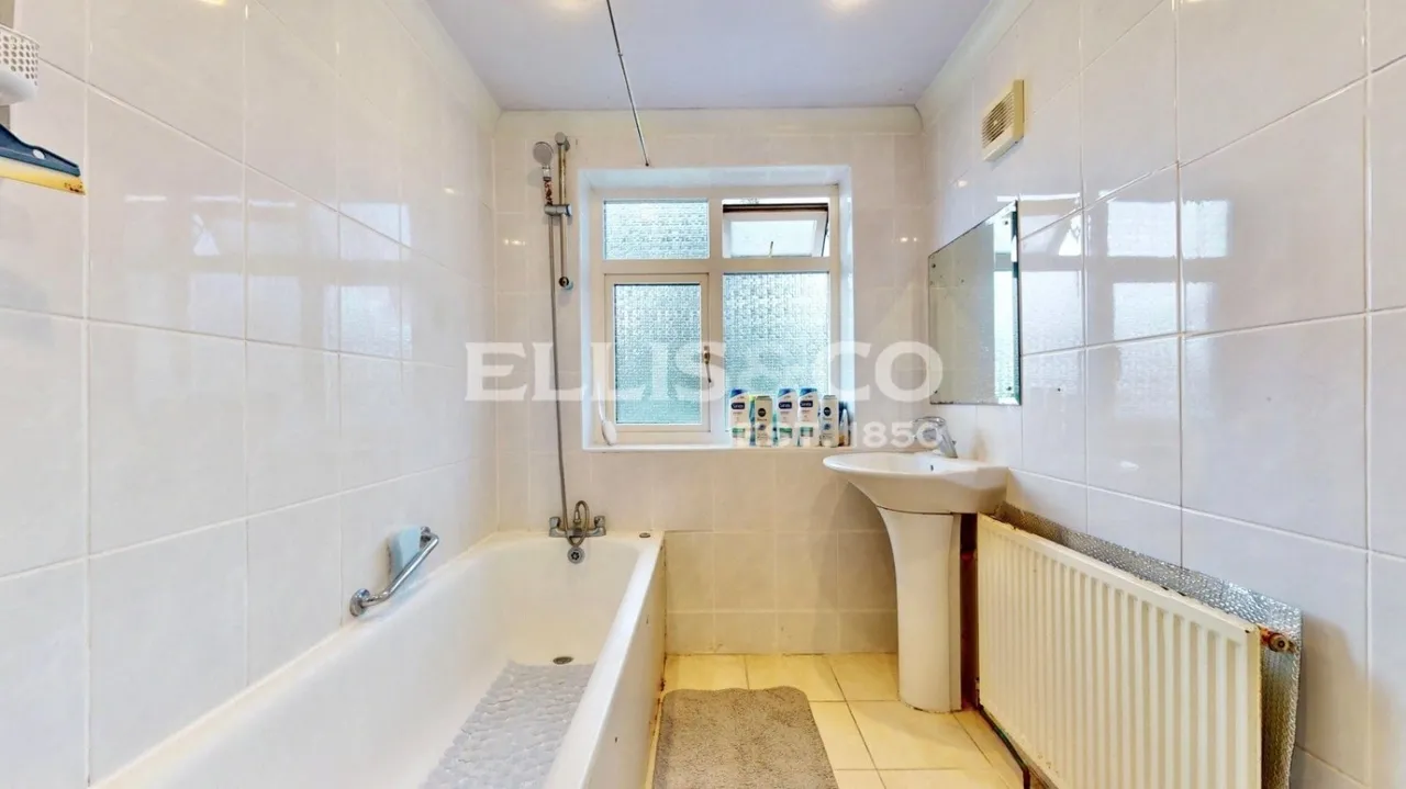 Runnymede Gardens, Greenford, UB6, photo 16