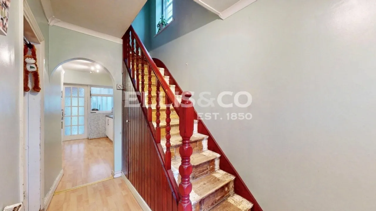 Runnymede Gardens, Greenford, UB6, photo 12