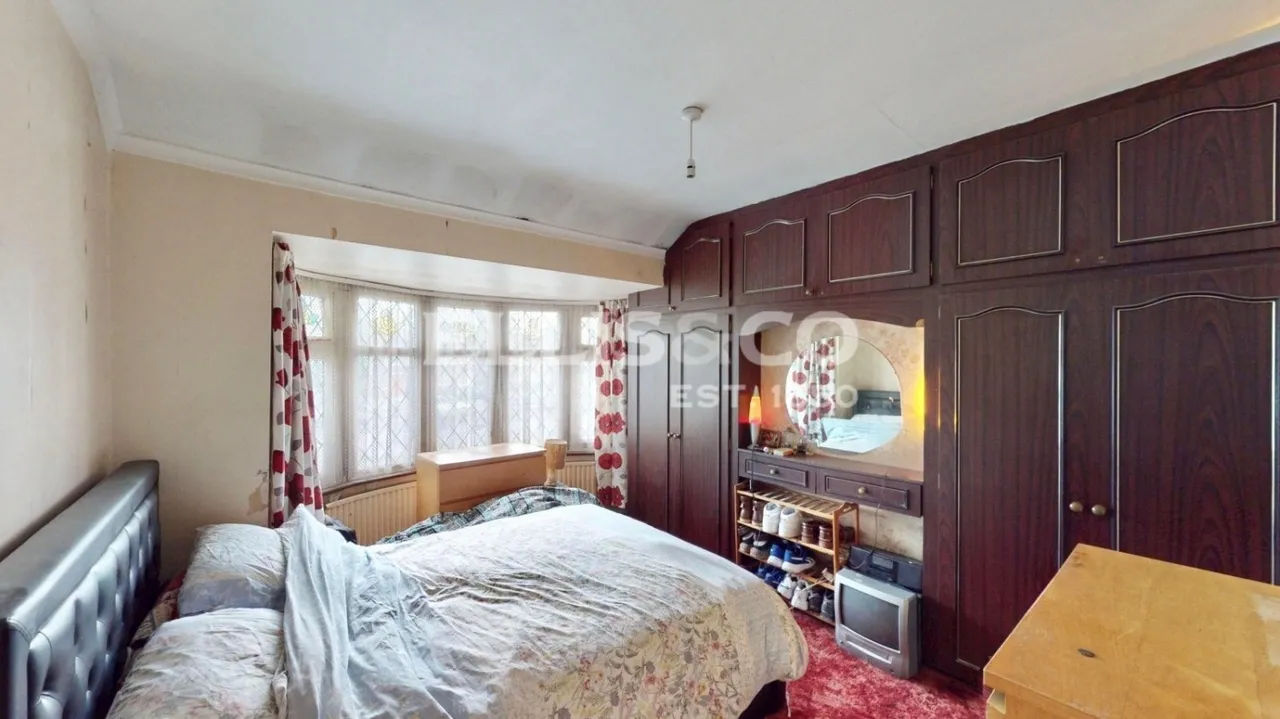 Runnymede Gardens, Greenford, UB6, photo 13