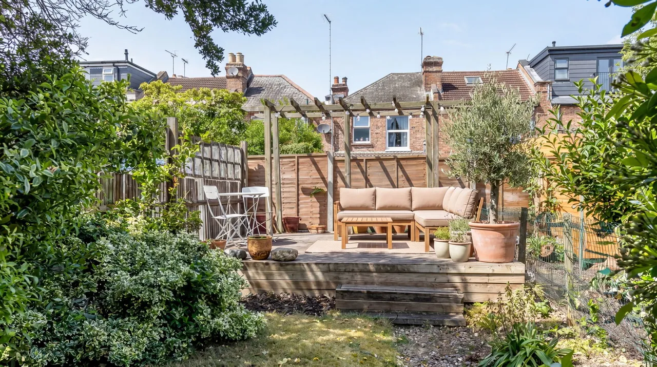 Leslie Road, N2, photo 13