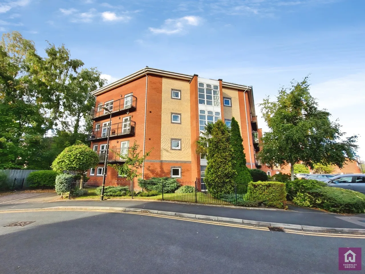 2 bed flat to rent, Wharf Road, Sale, M33