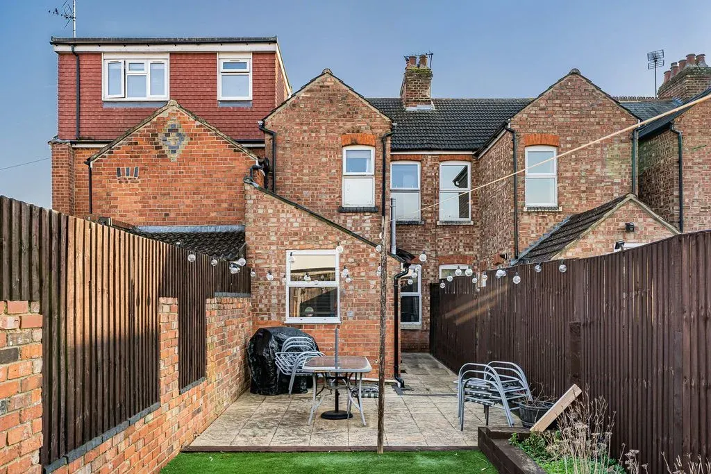 George Street, Bletchley, Milton Keynes, Buckinghamshire, MK2 2NR, photo 12