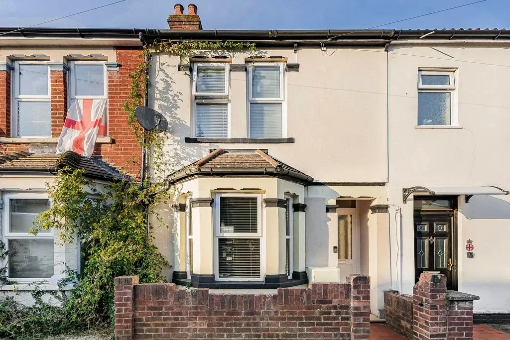 3 bed house for sale — George Street, Bletchley, Milton Keynes, Buckinghamshire, MK2 2NR