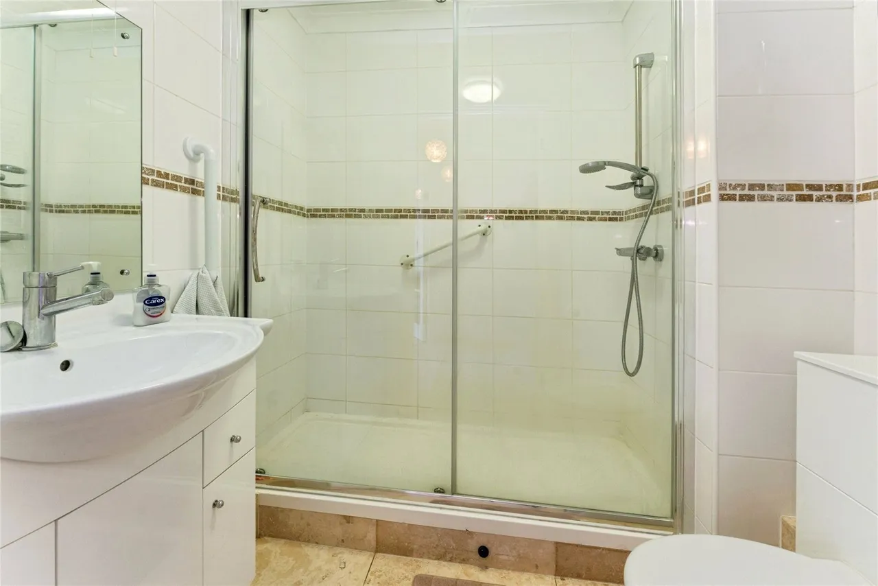 Church Crescent, London, N10, photo 15