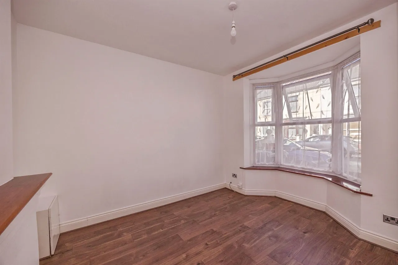 Agincourt Road, Portsmouth, PO2, photo 2