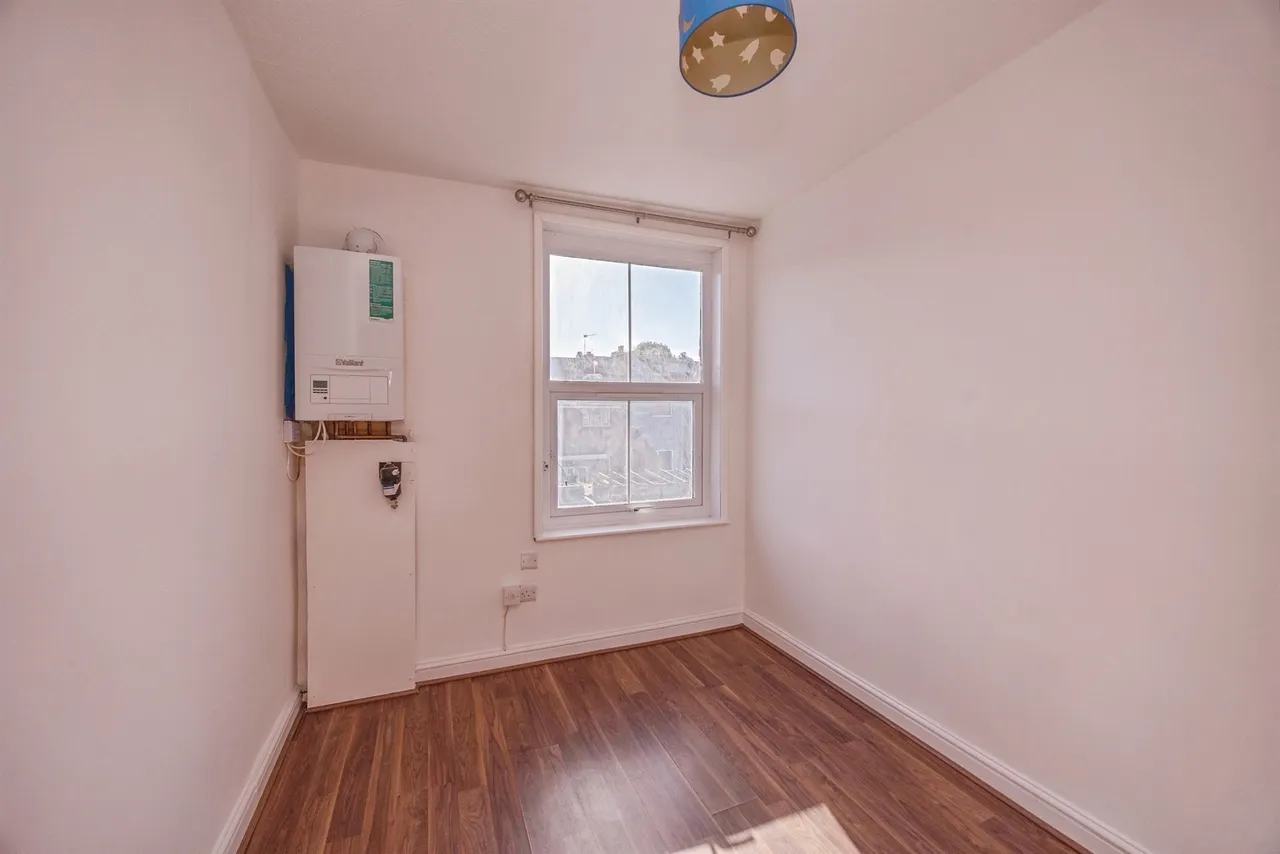 Agincourt Road, Portsmouth, PO2, photo 11