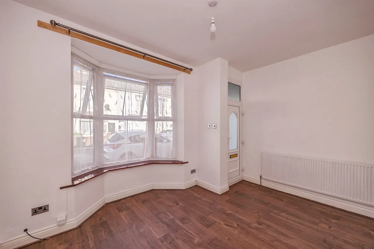 Agincourt Road, Portsmouth, PO2, photo 3