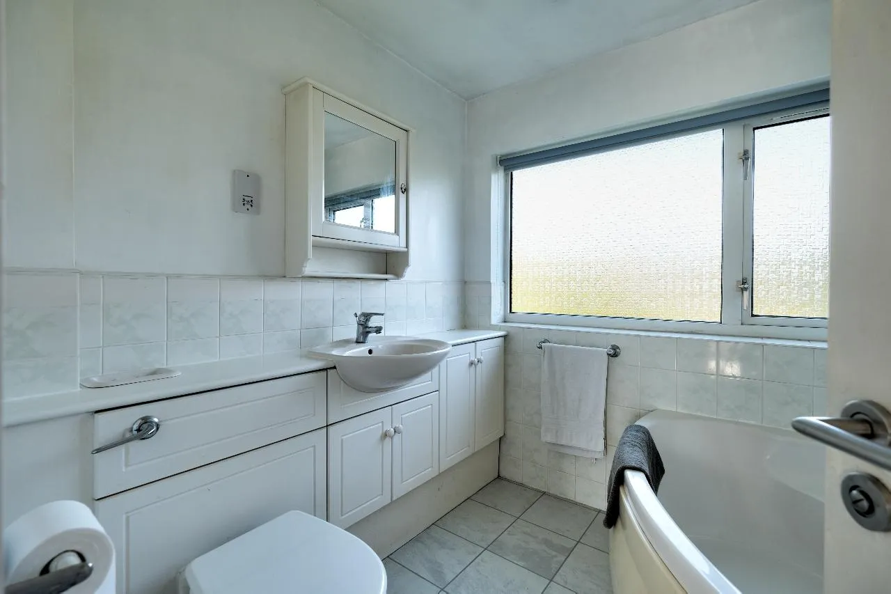 Courtington Lane, Bloxham, OX15, photo 12