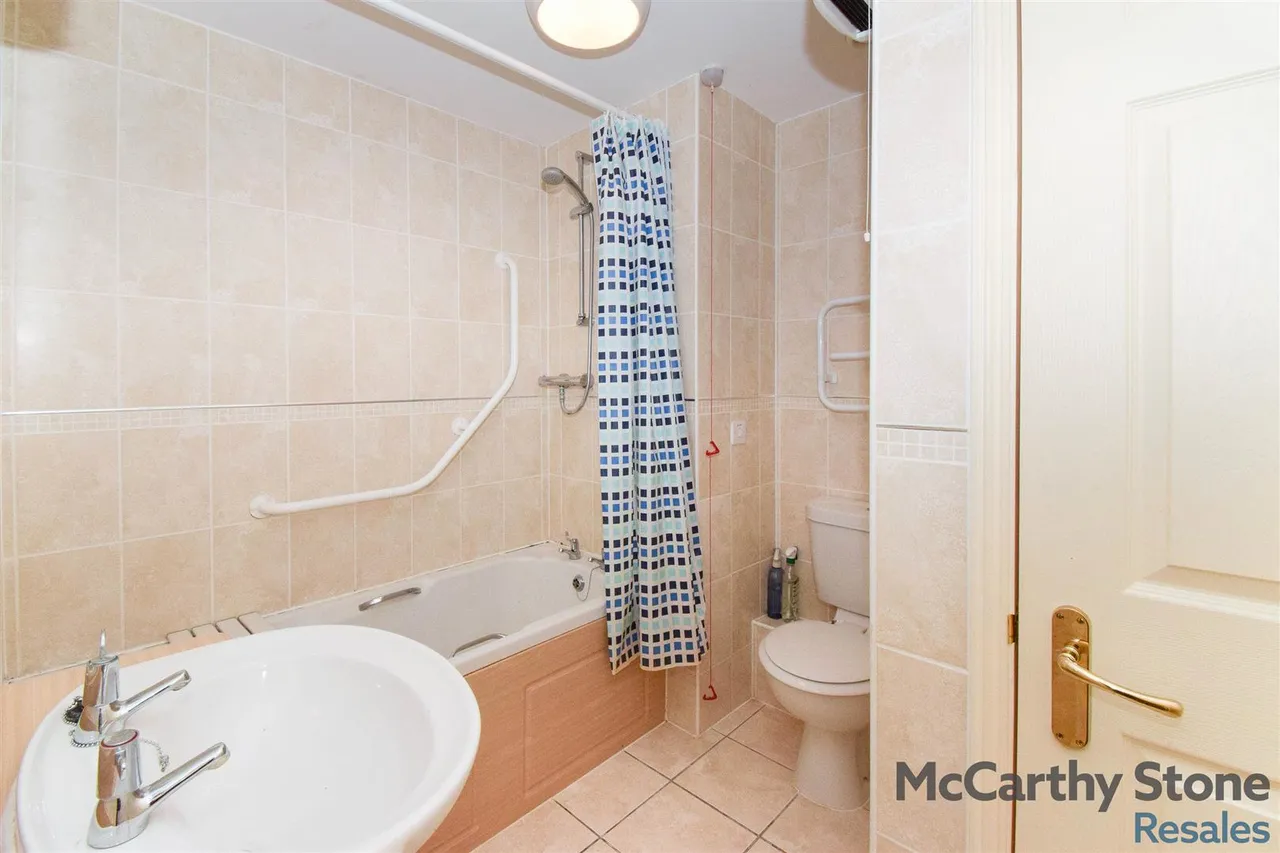 Sandhurst Street, Oadby, LE2, photo 14