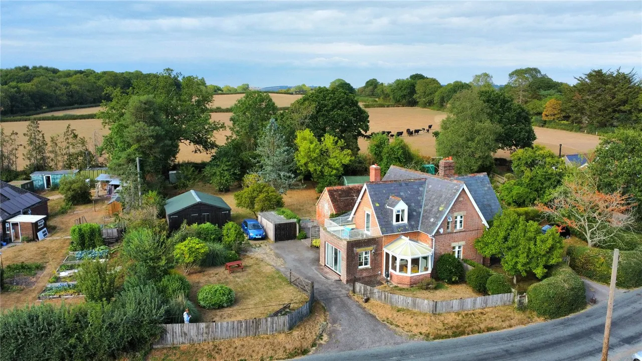 3 bed house for sale — North End, Motcombe, Shaftesbury, Dorset, SP7 9HX