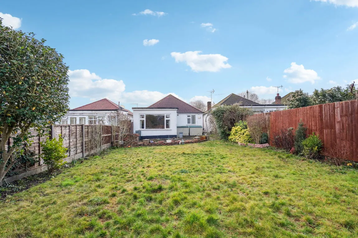 Woodford Crescent, Pinner, HA5, photo 6