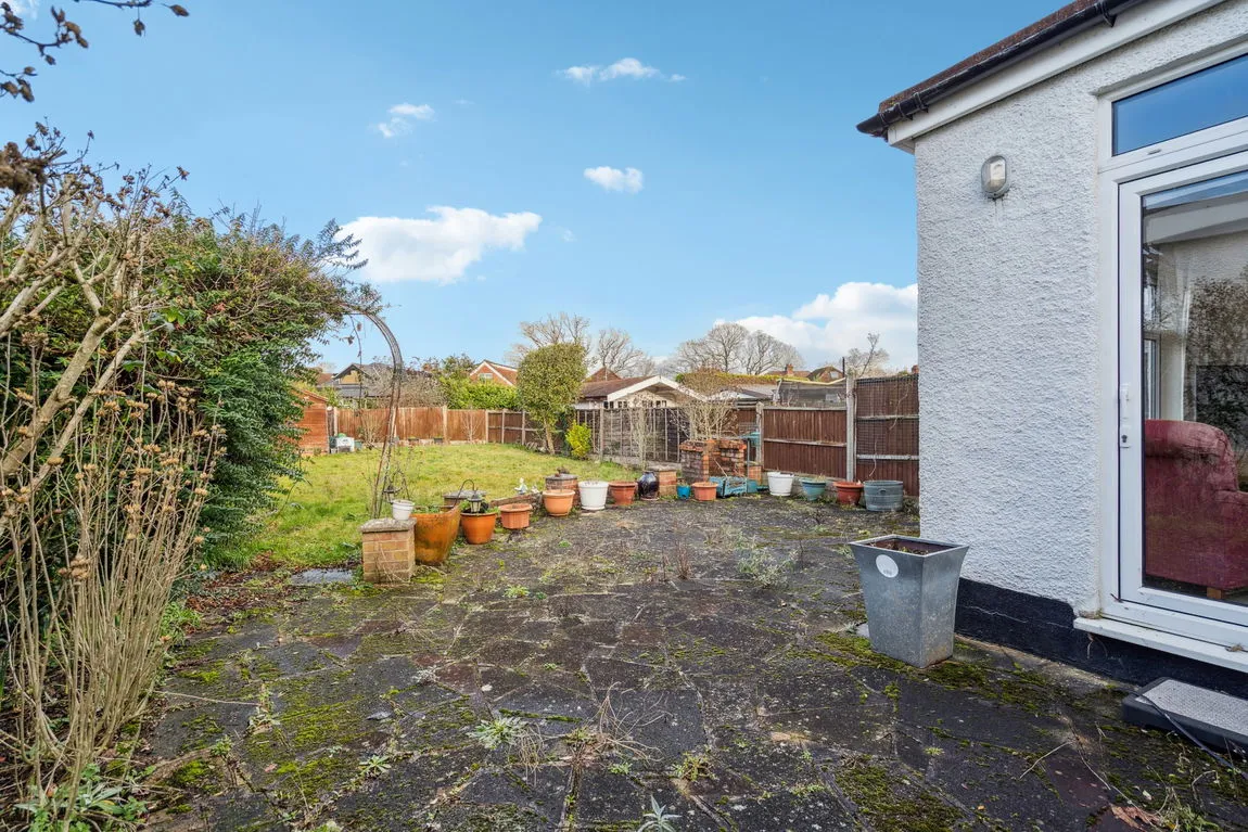 Woodford Crescent, Pinner, HA5, photo 5