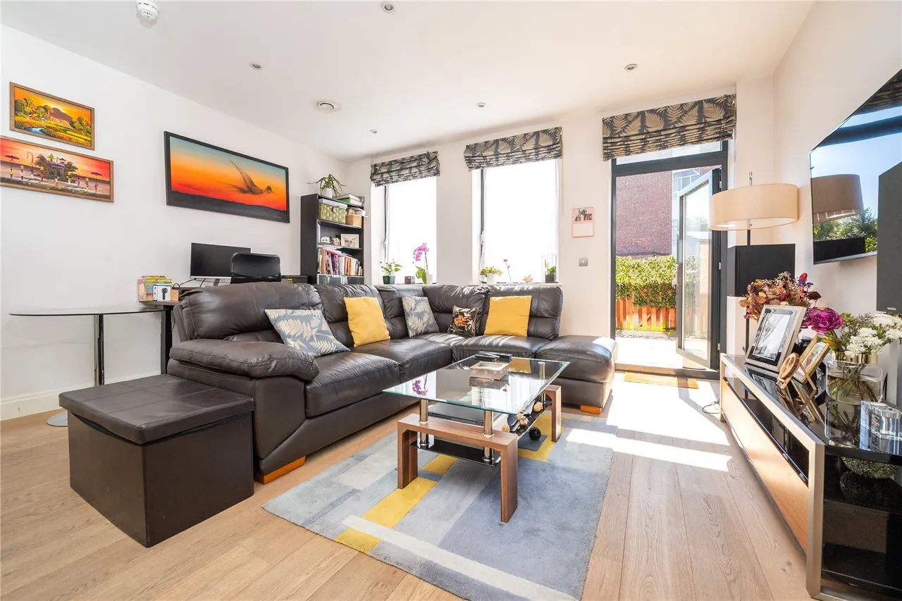 London Road, Isleworth, TW7, photo 2